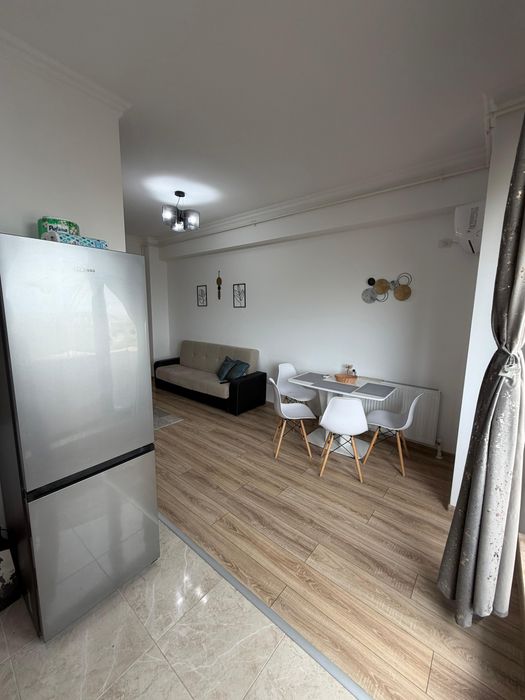 Inchiriez studio Solid House Corbului