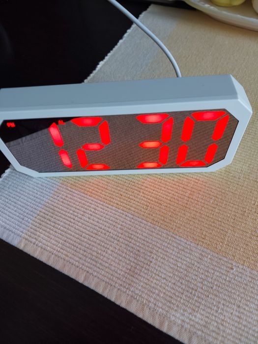 Ceas de masa electronic