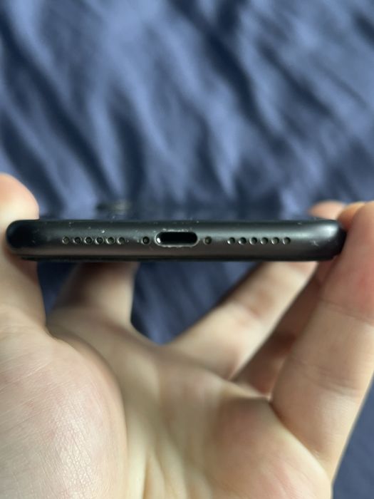 iPhone 11 64GB Negru - Citește descrierea