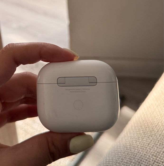 Наушники AirPods