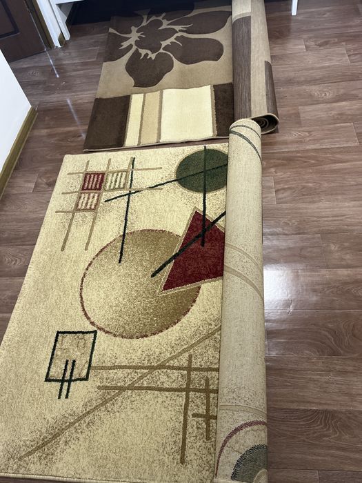 Продам ковры 150 на 230