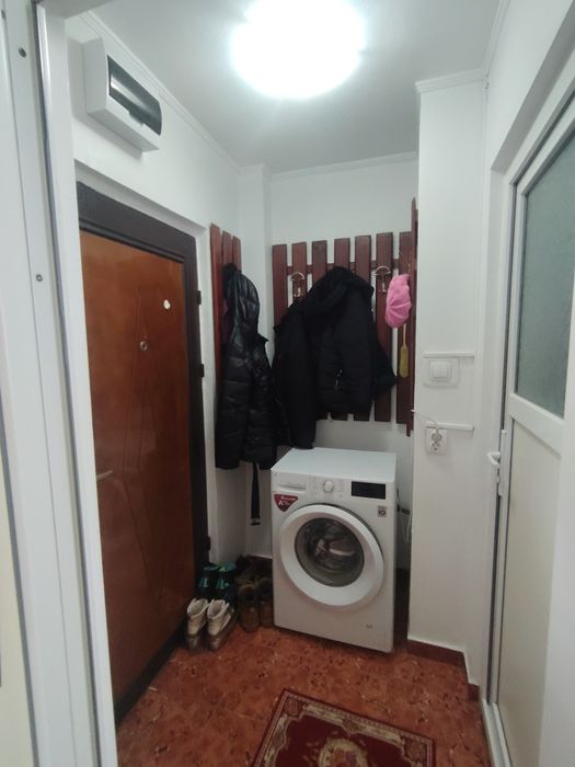 Închiriez garsonieră