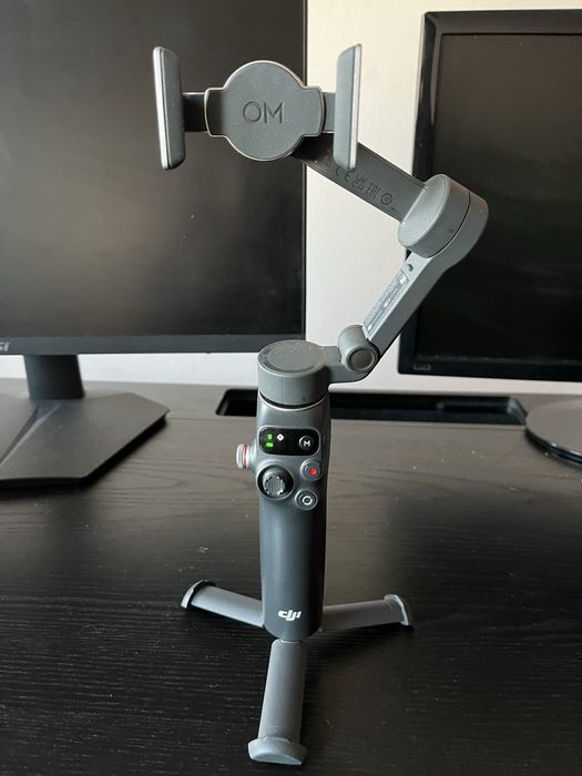 Gimbal/Stabilizator/Selfie Stick DJI Osmo Mobile 7 pentru telefon