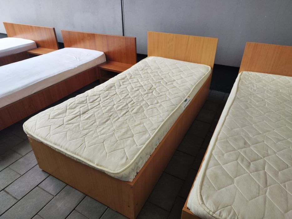 Pat 1 persoana cu saltea inclusa 190*90 cm