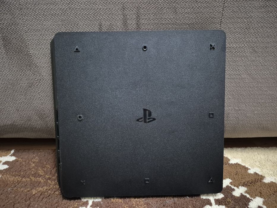 СРОЧНО,продам Playstation 4 slim 1tb