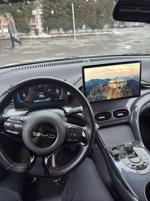 Byd e2 luxry sotiladi