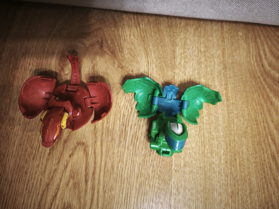 Vând jucărie Bakugan