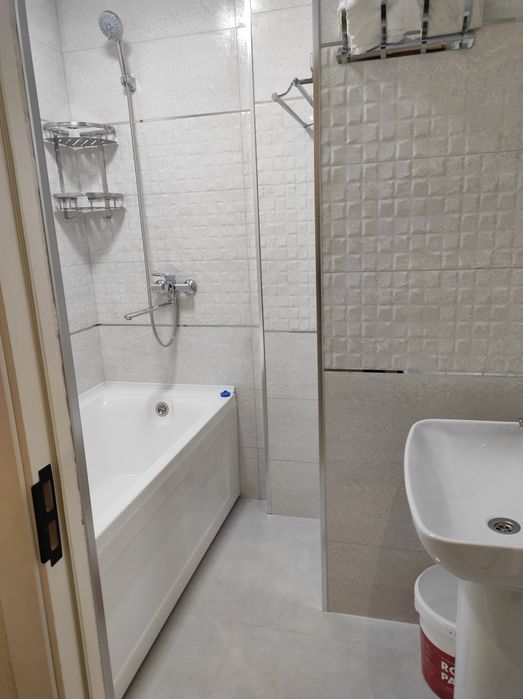 Зангиотада 2 хонали квартира ижарага берилади.