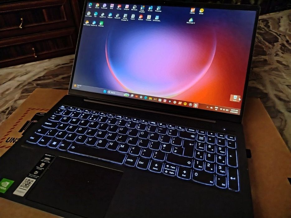 Lenovo Noutubk (laptop)