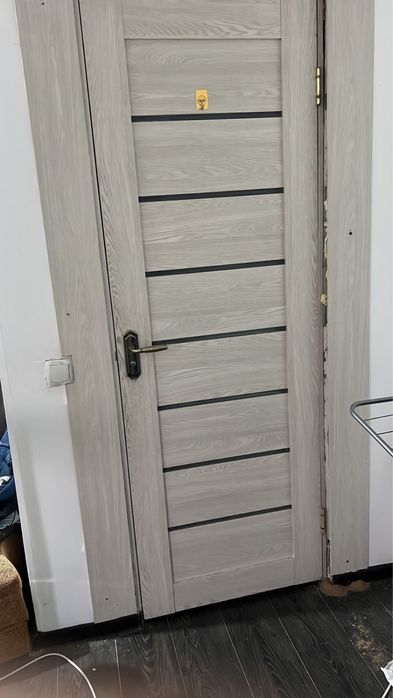 срочно продам двери