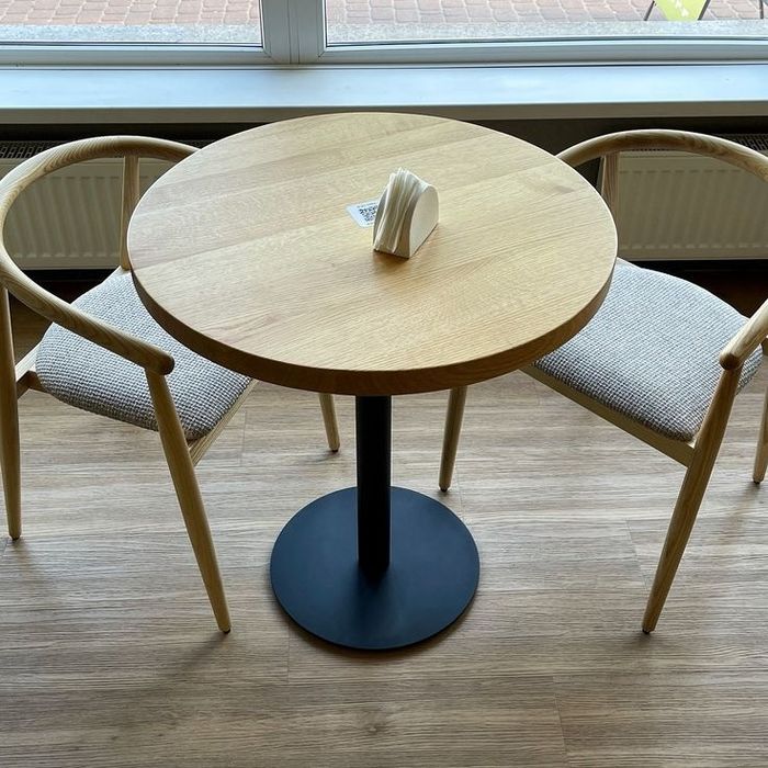 Stol krugliy loft
