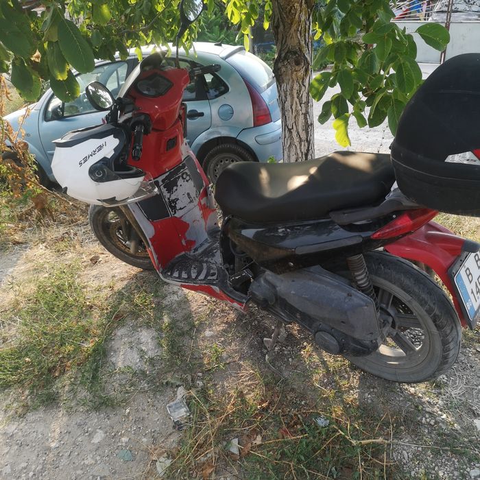 Продам скутер априлия