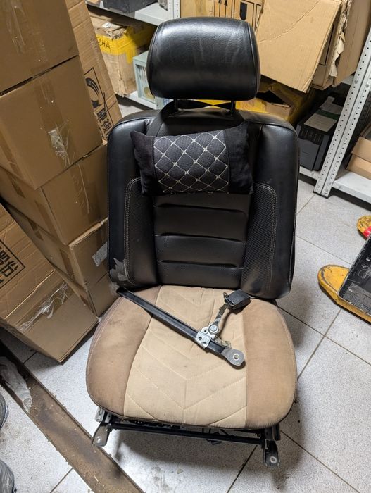 Продам кожаные сиденья 124 электро