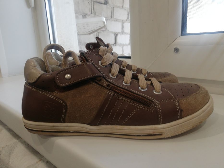 Кроссовки детские