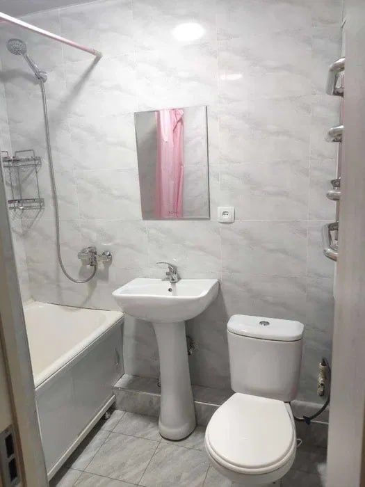 Mirzo Ulug'bek tumani Maksim Gorkiyda va 2xonali kvartira ijaraga beri