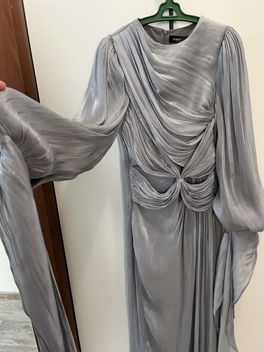 Платья вечерние продам