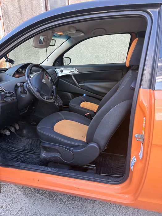 Автомобил Lancia Ypsilon