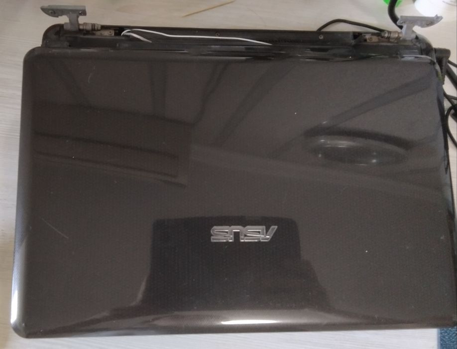 Ноутбук Asus Windows 7 работает но сломан шлеф продаю на запчасти