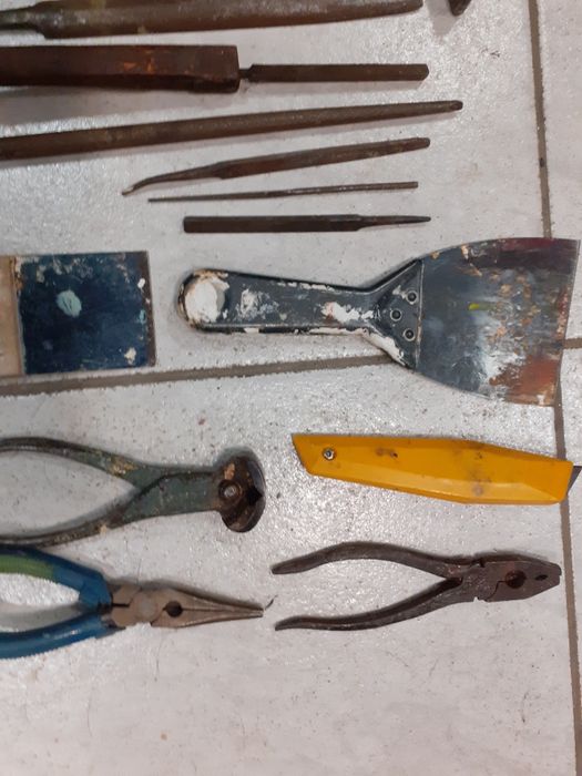 Лот стари инструменти,клещи,ножица,пила,отверка,шпакла,чук,