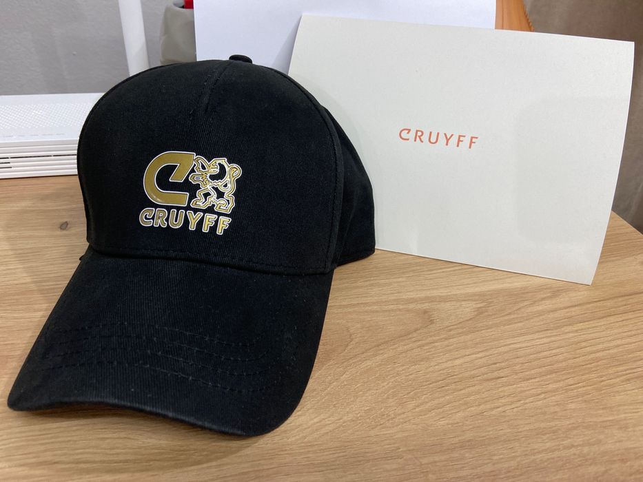 Cruyff шапка с козирка