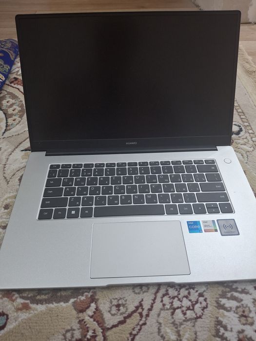 Продам ноутбук почти новый