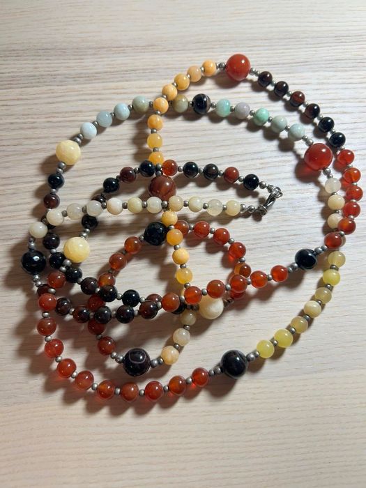 Колиета  ръчно изработени с камъни