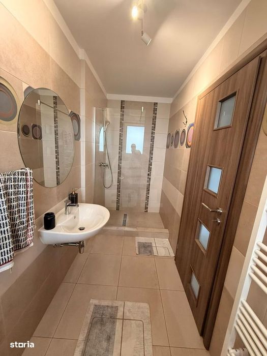 Apartament 2 camere semidecomandat zona Razoare