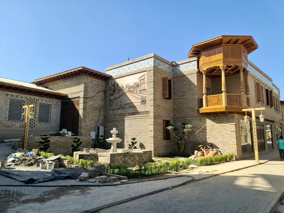 Центр Исламской Цивилизации мечеть Хастимом, Чорсу базар под бизнес