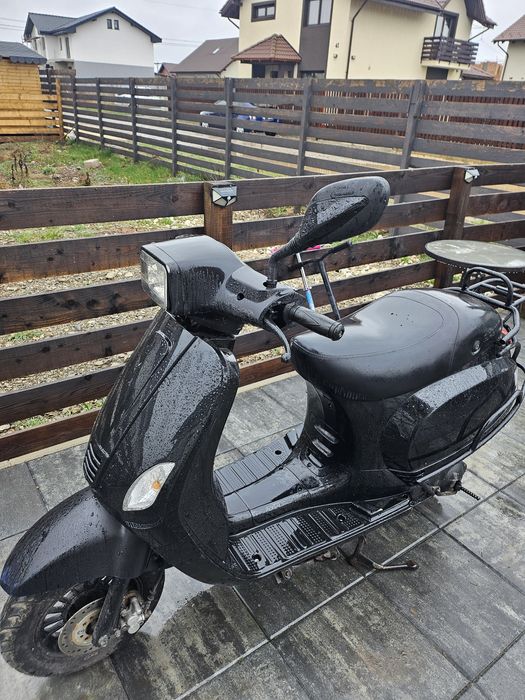 Inchiriere scutere, scooter for rent FOOD DELIVERY