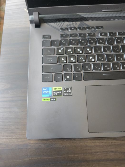 Лаптоп asus rog strix G16