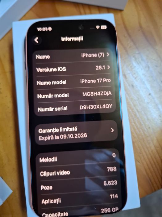 Iphone 17pro cosmic orange