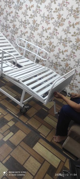 Медицинский кровать.