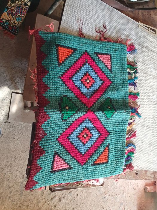 Diferite carpete făcute manual