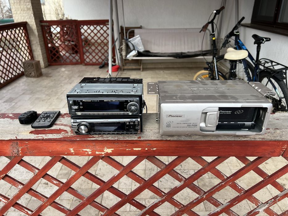 De vanzare player auto pioneer/jvc/sony (radio/casetofon/cd-player)