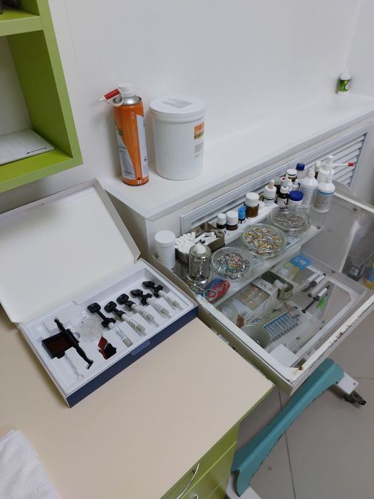 Стоматологическое оборудование и материалы