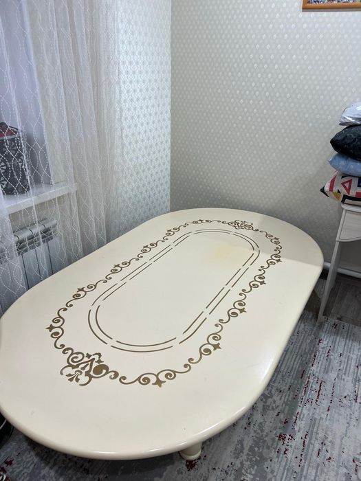 Продаю стол большой