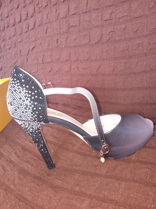 Продам туфли новые обмена нету