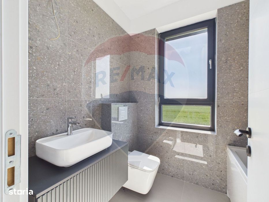Casa tip duplex cu 4 camere de vânzare in Balotesti