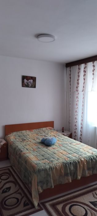 Închiriez apartament cu două camere