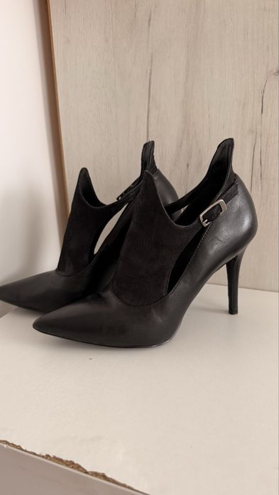 Продам сапожки черные