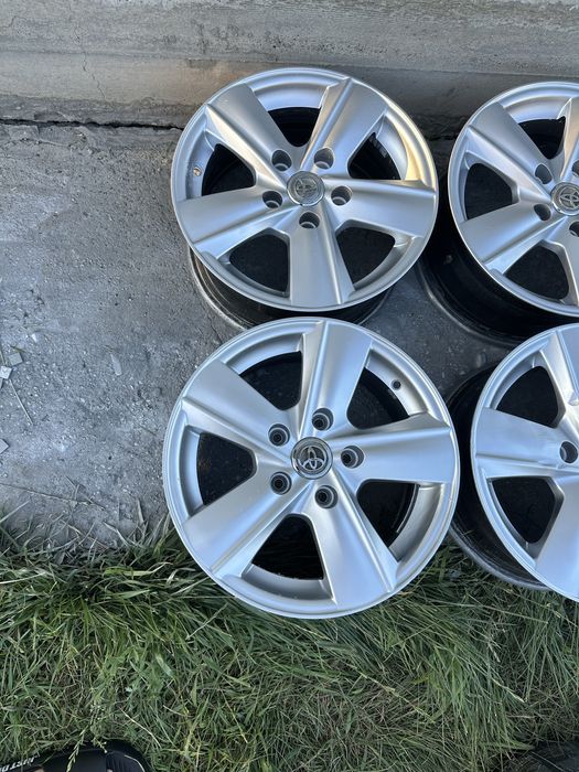 R15 5x114.3 литые диски тойота