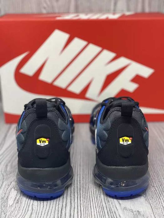 Обувки NIKE / VaporMax / Plus Bright Crimson + КУТИЯ