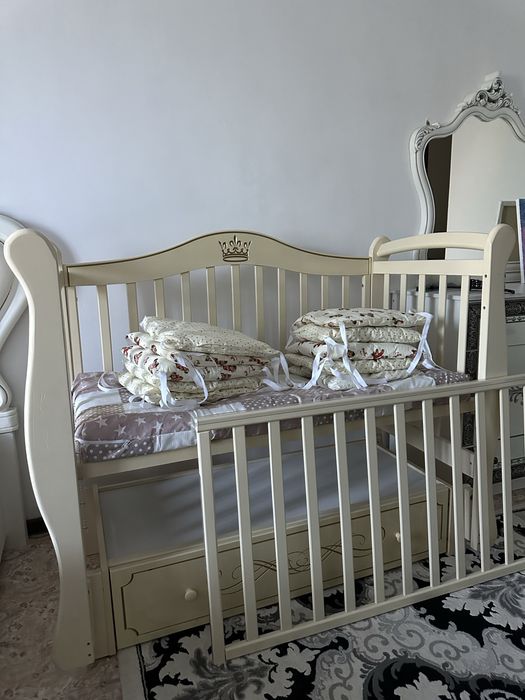 Манеж/кровать/прикроватный манеж