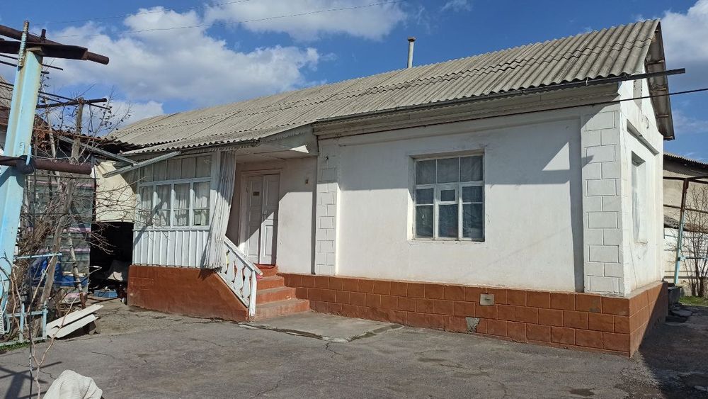 Arzon hovli 3,6 sotixli  6 ta xonali