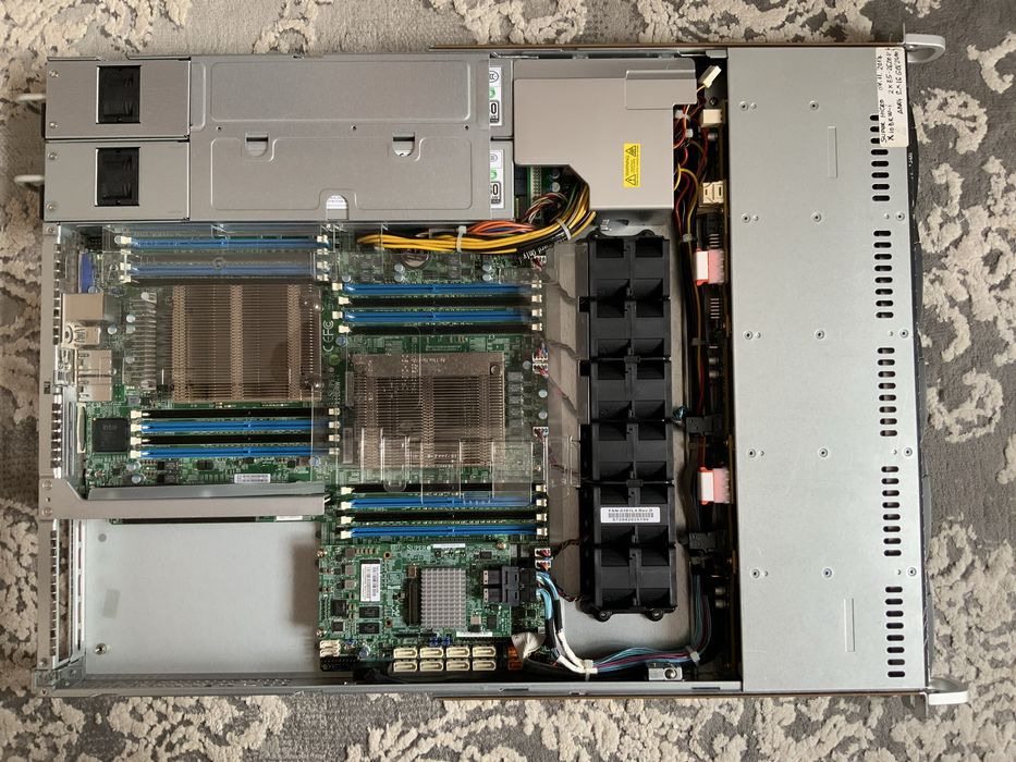 Server nou Supermicro X10DRW-i 2xE5-2620v4, DDR4 ECC, 10x 2.5 HDD/SSD + caddys