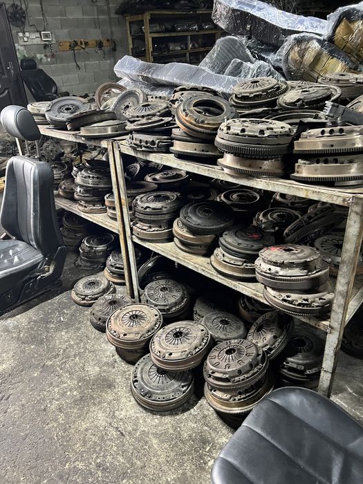 Продам дозатор на Ауди 100 2,3 ,с3 с4