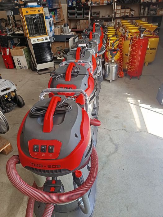 Професионална перяща прахосмукачка