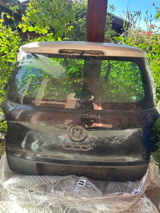 Задна врата багажник фиат 500 Л