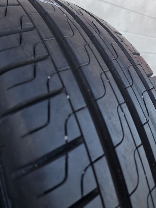 Летни гуми за Бус 2 броя PIRELLI Carier 215 70 R15C дот 1222
