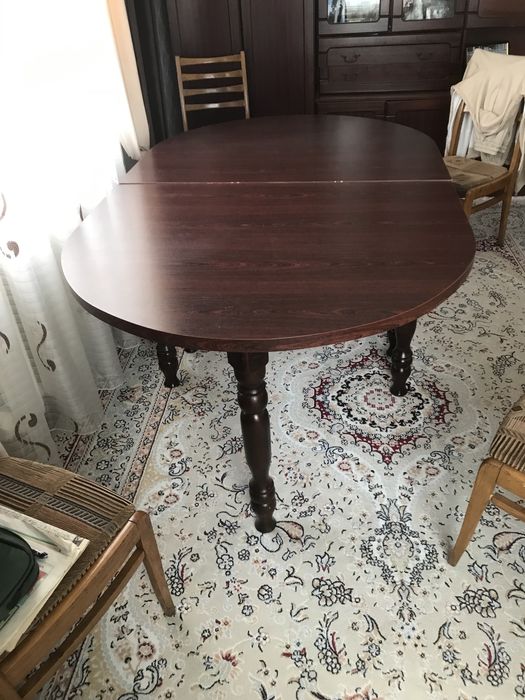 Пподам стол для гостинной